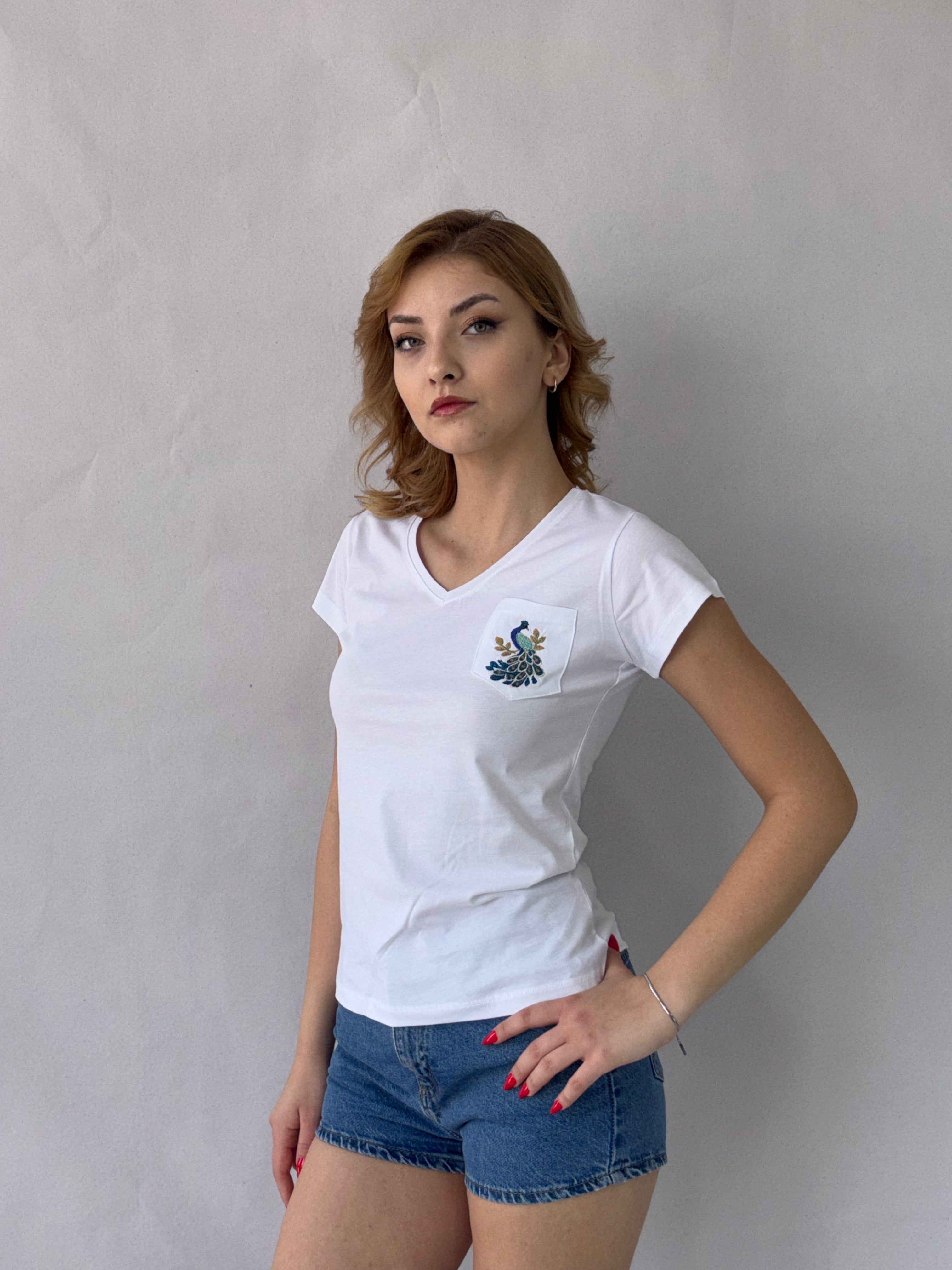 Tavus Kuşu  Nakış Tişört Beyaz