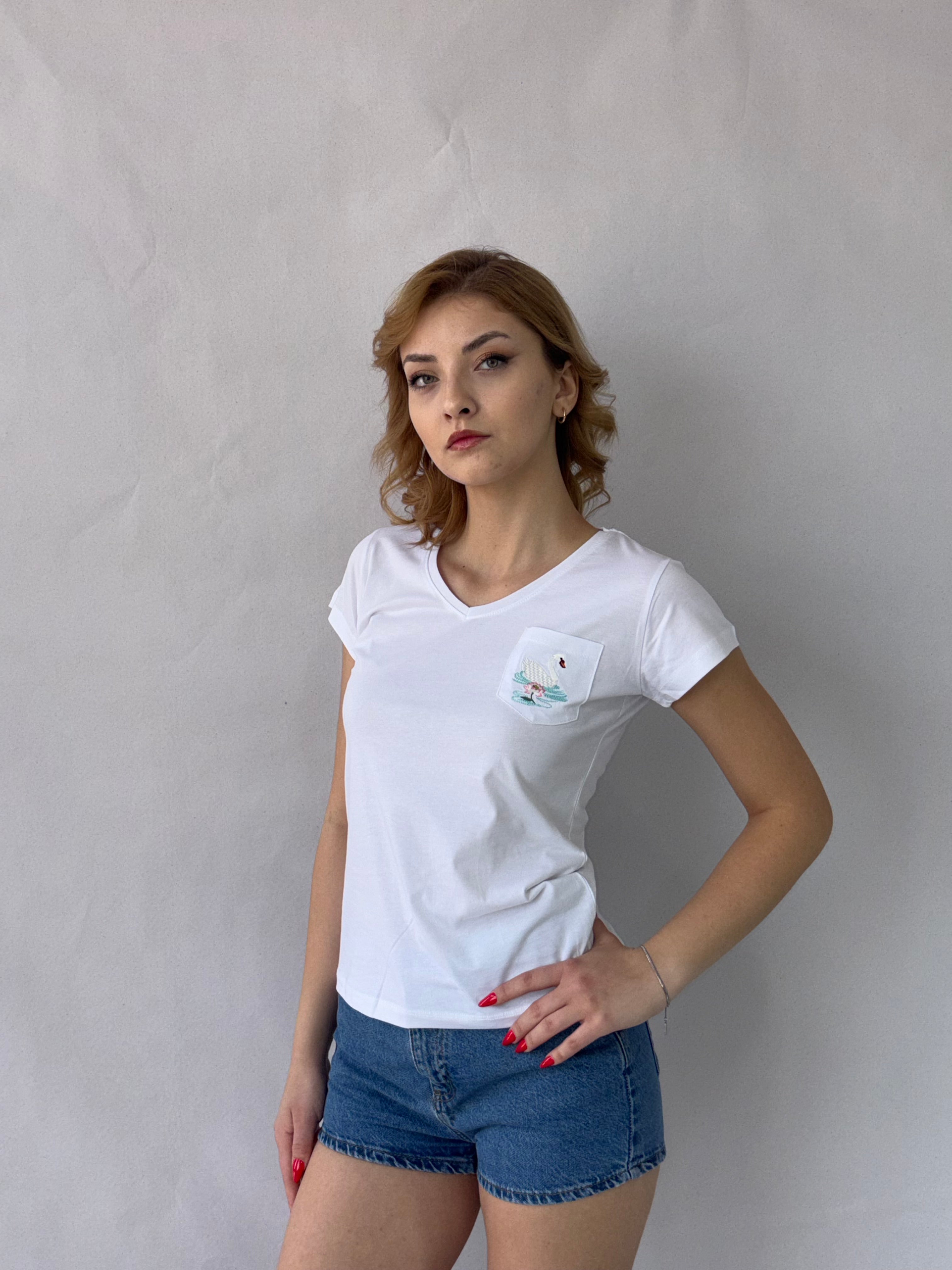 Kuğu Nakış Tişört Beyaz